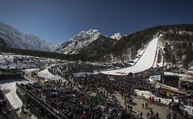 Navijači bi v Planici nedvomno pripravili spektakel. FOTO: Voranc Vogel/Delo