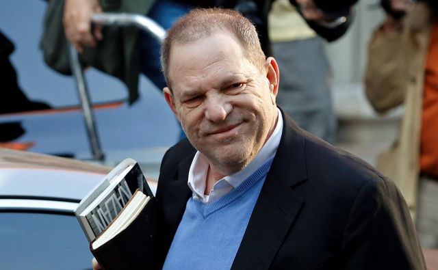 66-letni Weinstein se je pred tednom dni predal newyorški policiji in so ga do konca sojenja izpustili po plačilu milijona dolarjev varščine. FOTO: Reuters