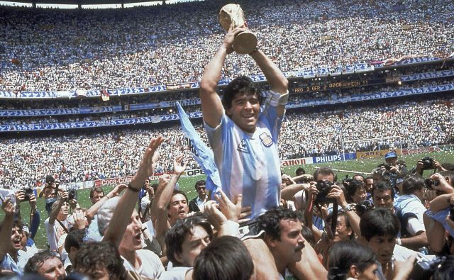 Leta 1986 je zaznamoval turnir v Mehiki legendarni Diego Maradona, ki je pokazal lovoriko 114.600 navijačem v Ciudadu de Mexicu.