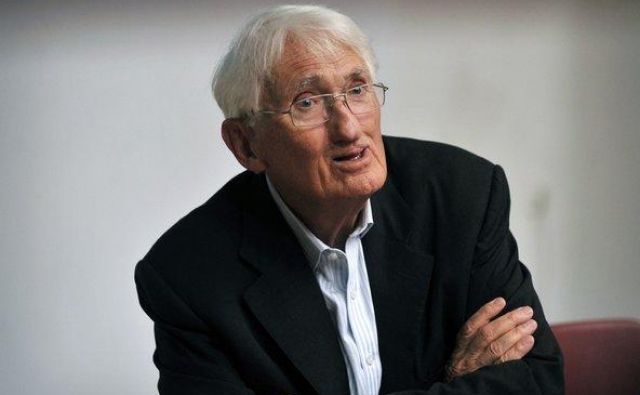 Jürgen Habermas z ostrimi analizami in komentarji tudi globoko v 21. stoletju ostaja eden najvplivnejših še živečih svetovnih intelektualcev. FOTO: Reuters