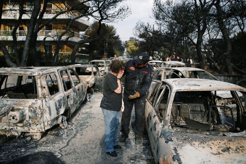 Po katastrofalnih požarih iščejo morebitne preživele (VIDEO)