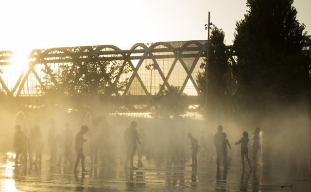 Temperature v Španiji so se sicer danes po več dneh v večjem delu države spustile pod 40 stopinj Celzija. FOTO: AP