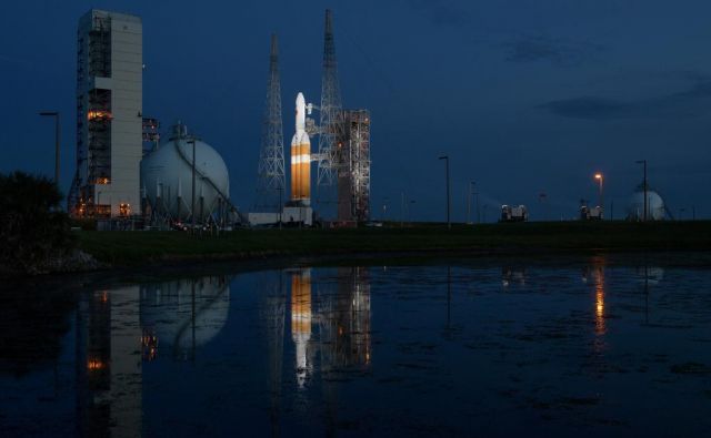 Delta IV Heavy je pripravljena na vzlet. FOTO: Nasa