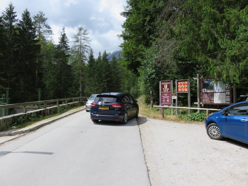 V neokrnjeno naravo Vrat brez avta