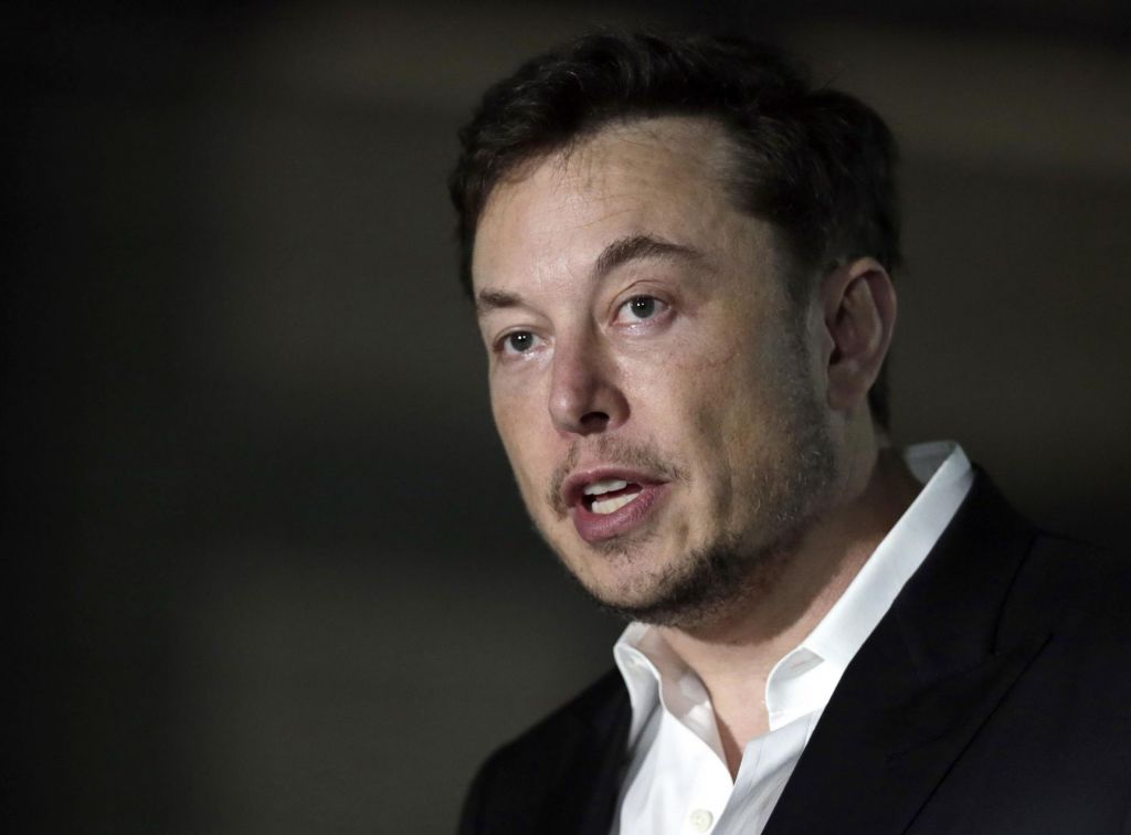 Musk priznal, da jemlje pomirjevala za spanje, a ne kadi marihuane 