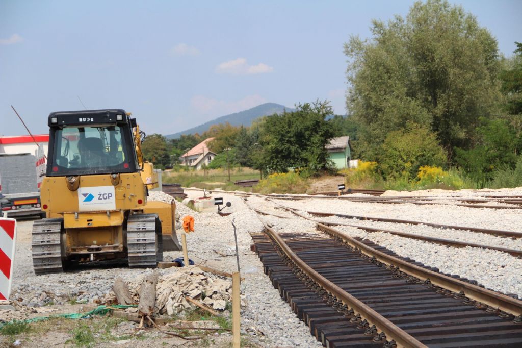 FOTO:Letos še ne bo možna vožnja z vlakom iz Kočevja v Ljubljano