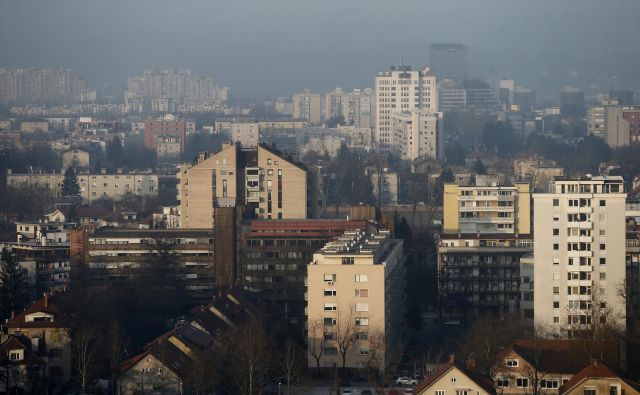 Lastništvo stanovanj je precej razdrobljeno, večina lastnikov ima po eno stanovanje. FOTO Blaž Samec/Delo