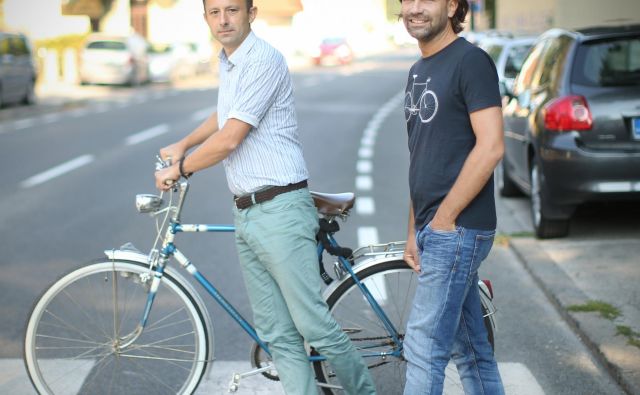 Matevž Frančič (levo) in Marko Peterlin sta člana iniciative Uredimo Vodnikovo. FOTO: Jure Eržen