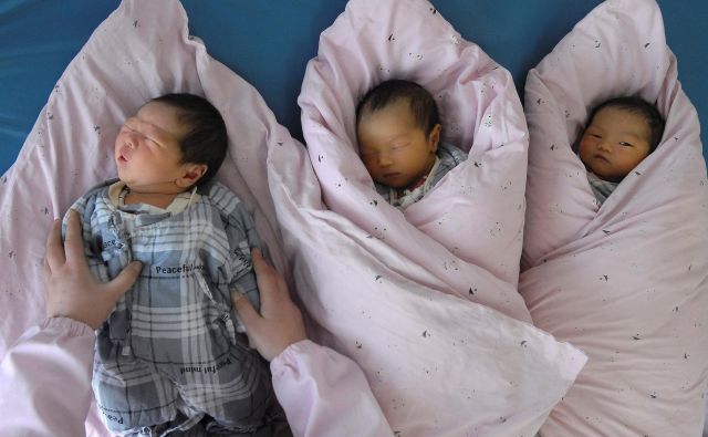 Kitajske družine bodo lahko v prihodnje imele več otrok. FOTO: Patty Chen/Reuters