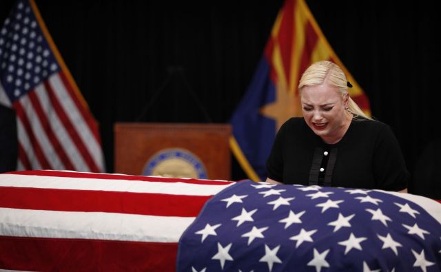 Meghan McCain je večkrat planila v jok FOTO: AFP