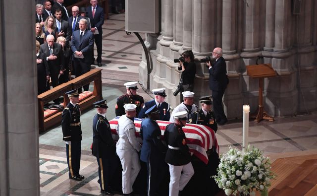 Trump se zasebne žalne maše za McCaina ni udeležil. FOTO: Saul Loeb/Afp