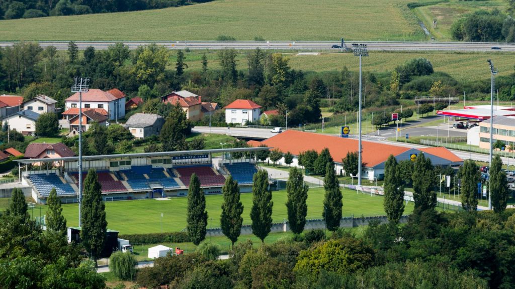 Pomoč manjšini ali projekt velike Madžarske?