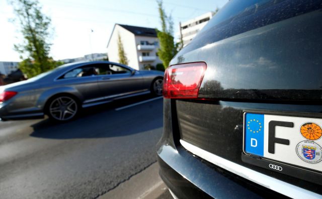 V frankfurtski mestni vladi razočarano ugotavljajo, da ne plačujejo le napak avtomobilske industrije, ampak tudi zvezne vlade. FOTO: Ralph Orlowski Reuters