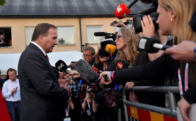 Socialni demokrati premiera Stefana Löfvena so sodeč po vzporednih volitvah na tokratnih parlamentarnih volitvah prejeli 5,6 odstotne točke manj kot na volitvah leta 2014. FOTO: Reuters