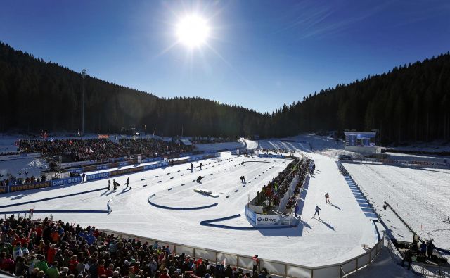 Na novi osrednji tribuni bo prostor za 8000 gledalcev. FOTO: Matej Družnik