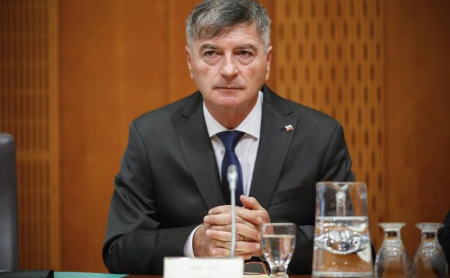 Rudi Medved, kandidat za ministra za javno upravo, med zaslišanjem pred odborom Državnega zbora Republike Slovenije za notranje zadeve, javno upravo in lokalno samoupravo. FOTO: Uroš Hočevar/Delo