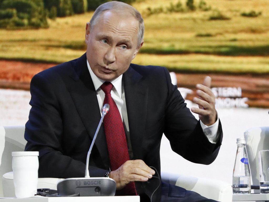 Putin: Osumljenca za napad sta civilista, ne kriminalca