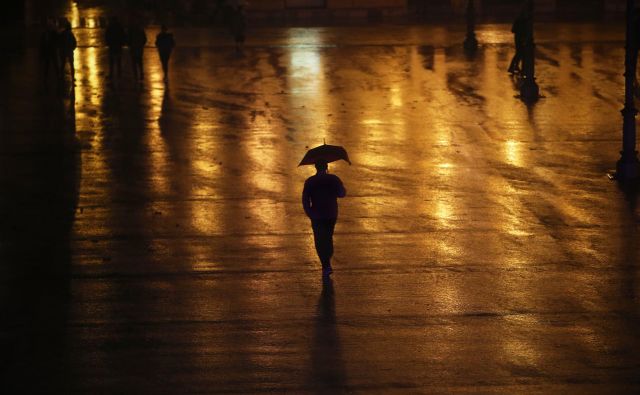 Zvečer in v prvem delu noči se lahko zlasti na severovzhodu pojavljajo močnejše nevihte z nalivi. FOTO: Jure Eržen/delo