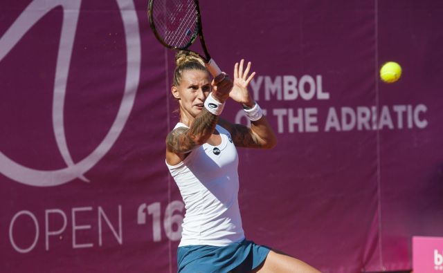 Polona Hercog je pokleknila pred olimpijsko zmagovalko. FOTO: Tom Dubravec/Cropix