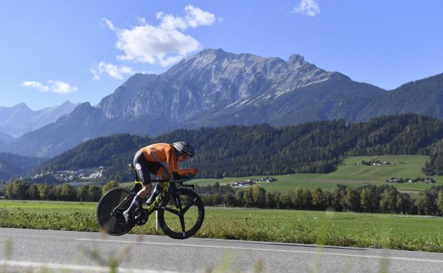 Annemiek van Vleuten bo tudi v naslednji sezoni nosila mavrično majico. FOTO: AP