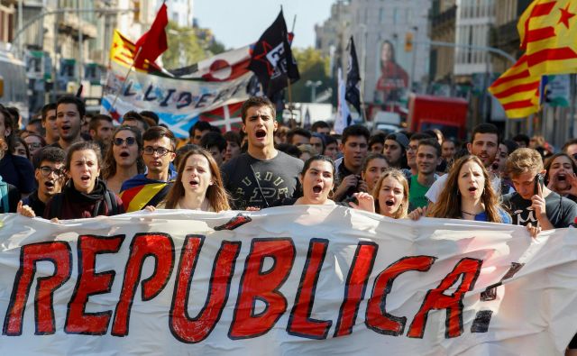 Katalonski 1. oktober leto pozneje. FOTO: Enrique Calvo/Reuters