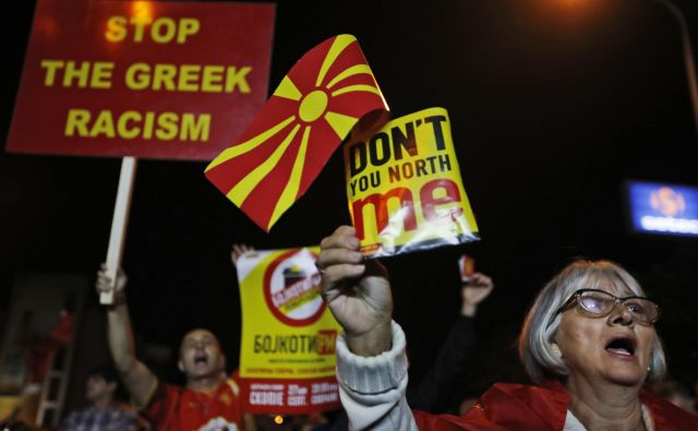 V Makedoniji na referendumu skoraj dve tretjini volilnih upravičencev nista glasovali, a to ignorirajo tudi v EU in Natu. FOTO: AP