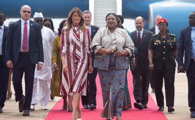 Melanija Trump je svojo afriško turnejo začela s srečanjem s prvo damo Gane Rebecco Akufo-Addo. Foto: AFP