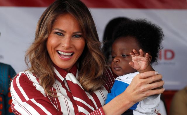 Melania Trump med obiskom otroške bolnišnice. FOTO: Carlo Allegri/Reuters