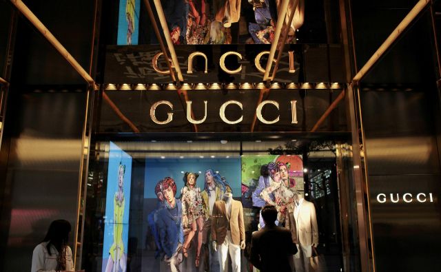 Nekatere luksuzne znamke, med njimi tudi Gucci, so letos na Kitajskem povečale prodajo za 30 odstotkov. FOTO: Reuters