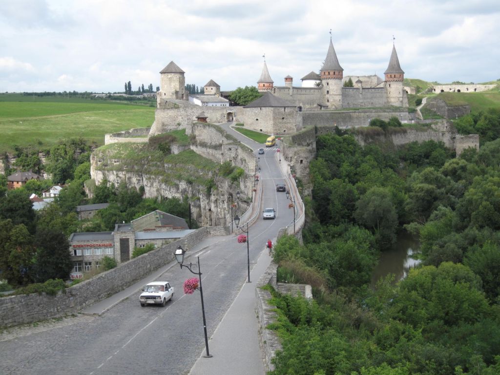 FOTO:Država na križišču boljših časov