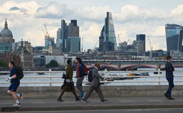 5.000 ogroženih delovnih mest v britanski finančni industriji je bistveno manj od najbolj pesimističnih napovedi gospodarstvenikov in strokovnjakov. FOTO: AFP / NIKLAS HALLE&#39;N
