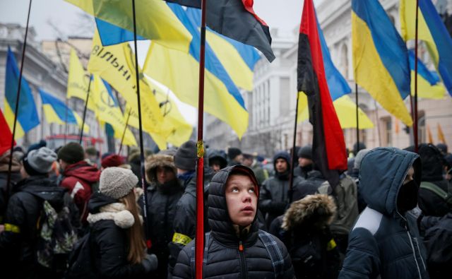 Shod v podporo razglasitve Rusije za agresorsko državo, ki je januarja leto potekal v Kijevu. FOTO: REUTERS/Gleb Garanich