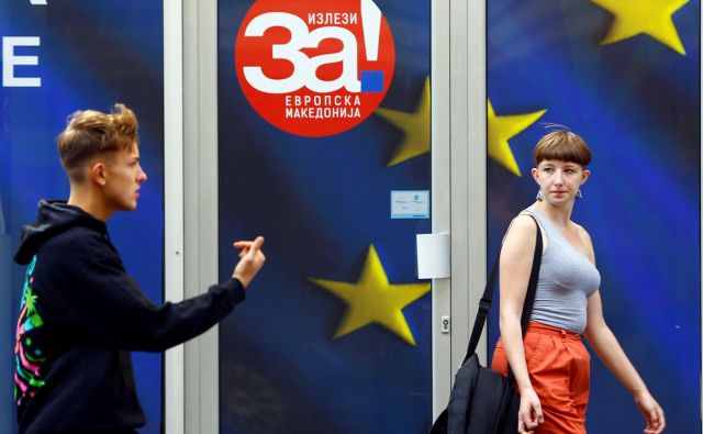 Izseljevanje mladih ni trend le v Makedoniji, temveč tudi v širši regiji. FOTO: Reuters