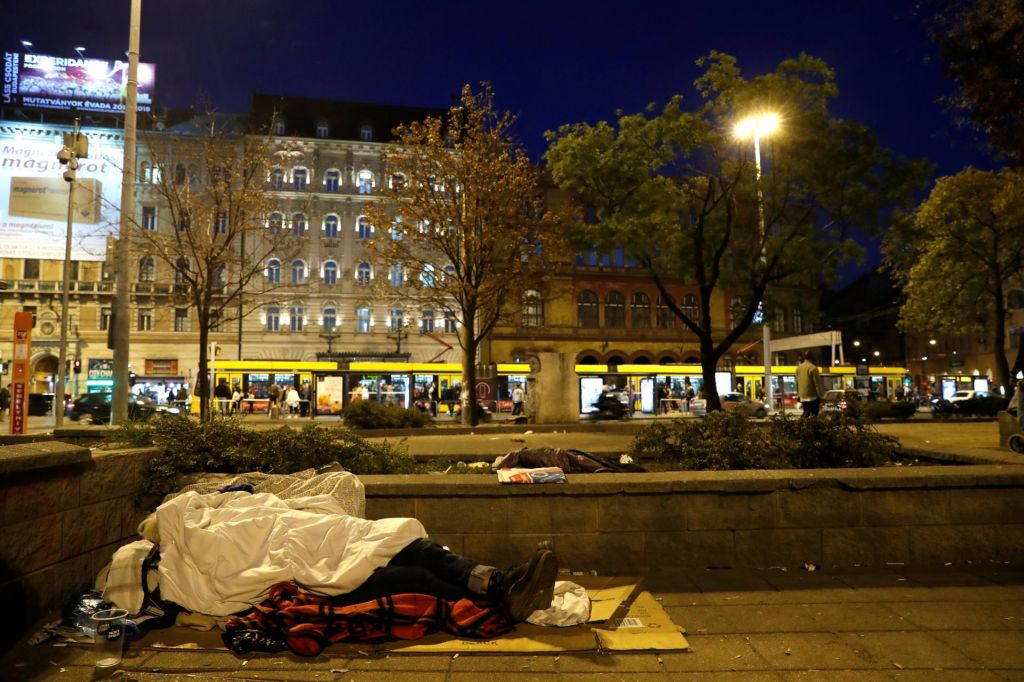 FOTO:Z ustavno prepovedjo nad brezdomce