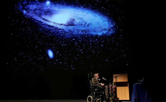 Hawking, bil je velik kritik brexita in ameriškega predsednika Donalda Trumpa, je tik pred smrtjo marca letos dejal, da je svet na robu velike spremembe. Foto Reuters