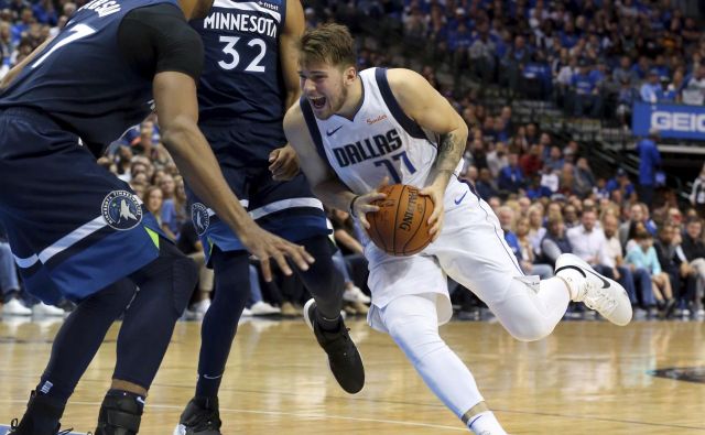 Luka Dončić je okusil slast prve zmage v ligi NBA. FOTO: AP