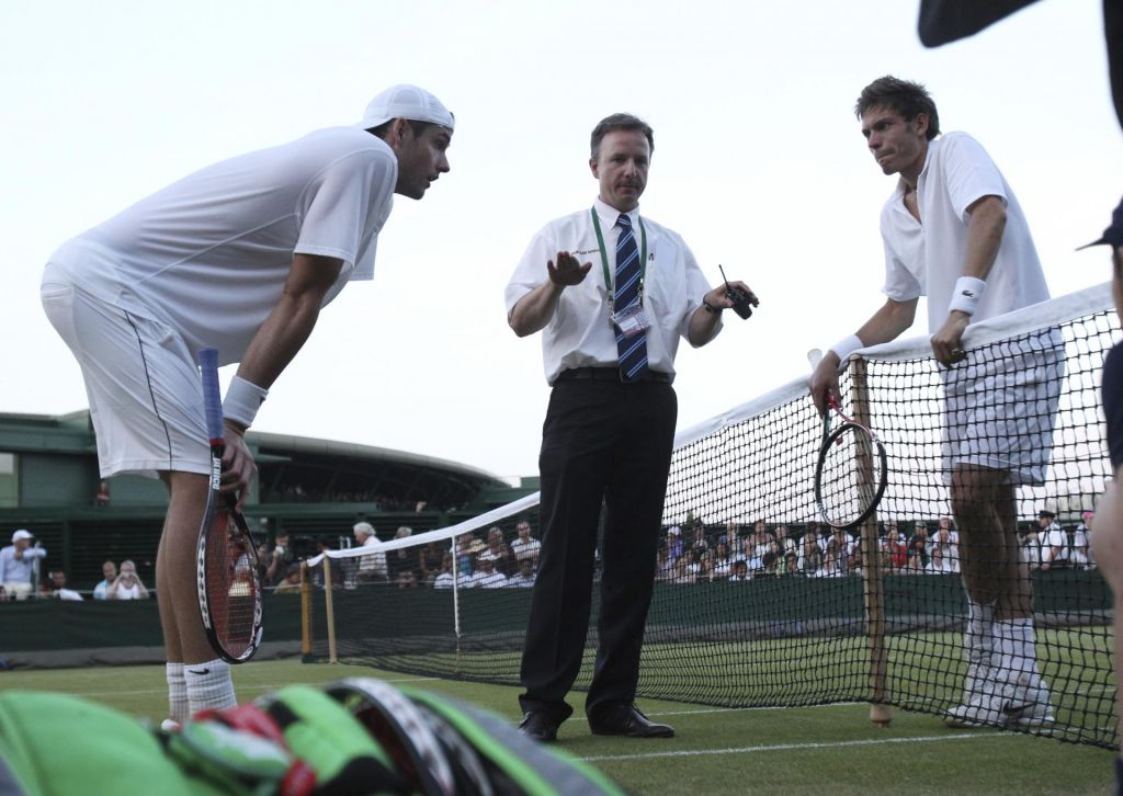 Wimbledon skrajšal peti niz