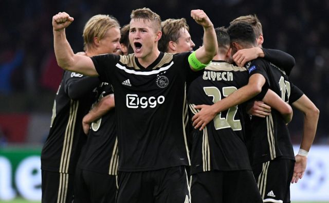 Kapetan Ajaxa, komaj 19-letni branilec Matthijs de Ligt, velja na trgu okroglih 50 milijonov evrov.