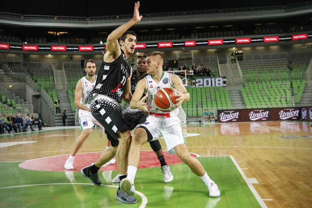 Kot v zlatih dneh igral le Virtus, Olimpija kot pokvarjena plošča