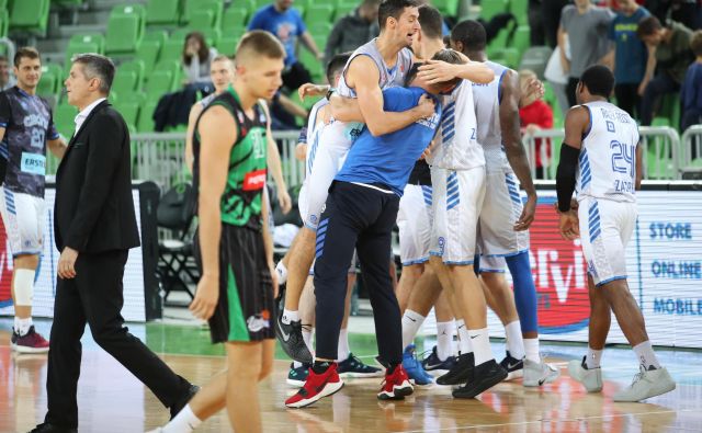 Zoran Martič (levo) in Blaž Mesiček sta v v soboto razočarana zapustila Stožice. FOTO: ABA