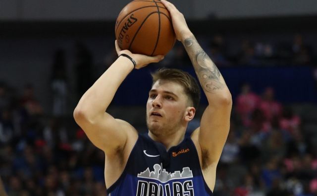 Luka Dončić je pripravljen dočakal NBA: ni več zgolj fejst fant, ki igra tudi za druge, marveč egoist, ki ve, da je statistika vredna veliko več kot le trepljanje po rami. FOTO: Afp