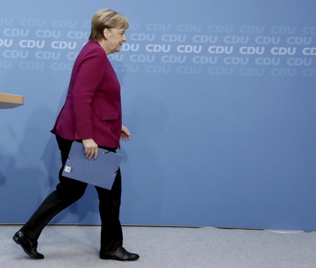 Kanclerka Merklova pripravljena na odstop od kandidature za predsednico CDU