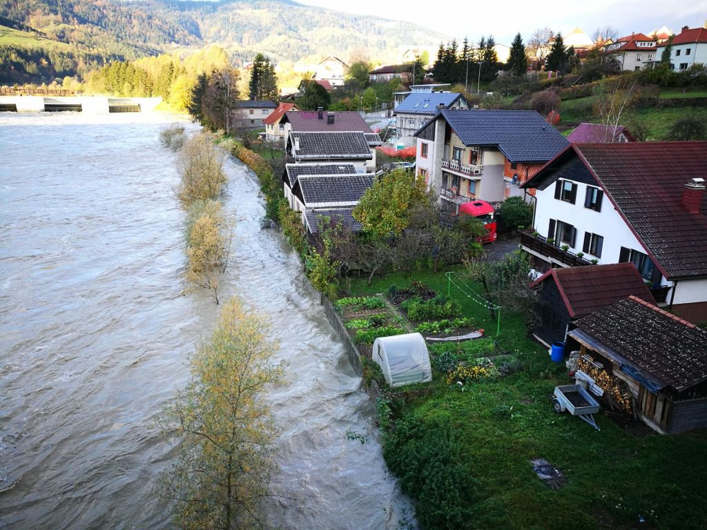 FOTO:Drava pri Dravogradu ne narašča več 