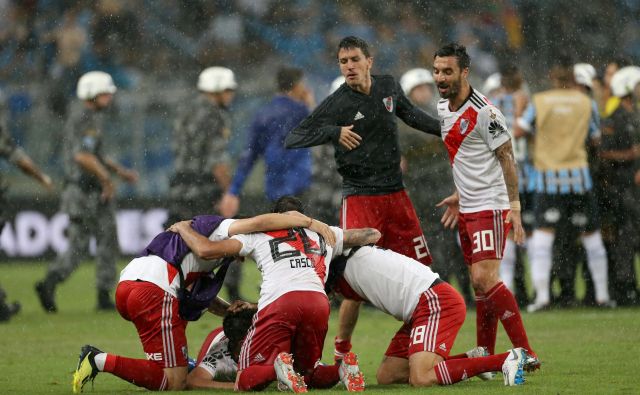 Veselju argentinskih nogometašev ni bilo konca. FOTO: Diego Vara/Reuters