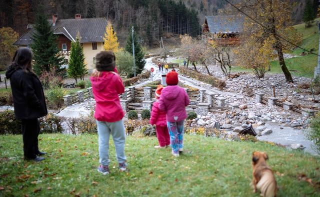 Prebivalci so se že lahko odpravili v službo. FOTO: Jure Makovec/Afp