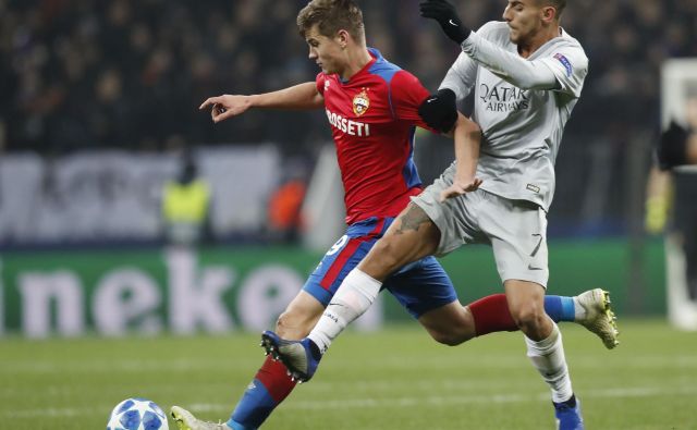 Jaka Bijol (levo) je v zvezni vrsti CSKA solidno opravil svojo nalogo, čeprav je njegov rimski tekmec Lorenzo Pellegrini (desno) dosegel gol za zmago Rome z 2:1 FOTO: Ap