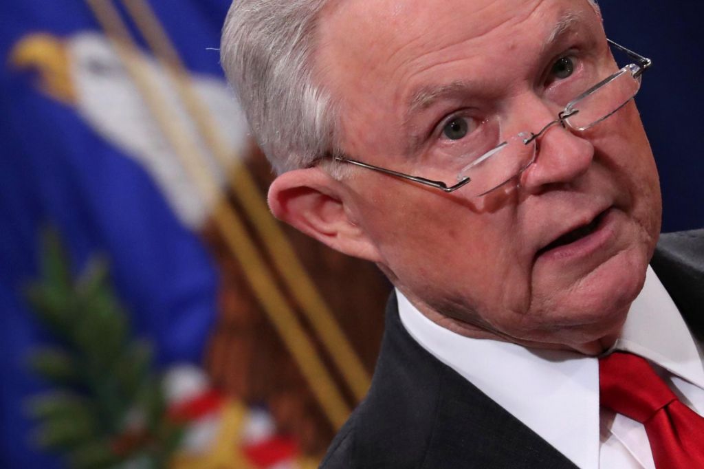 Odstopil ameriški pravosodni minister Jeff Sessions