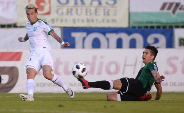 Tudi v Velenju bo Stefan Savić (levo) eden od Olimpijin adutov za nadaljevanje niza brez poraza pod taktirko trenerja Zorana Barišića in za zmago. FOTO Mavric Pivk/Delo