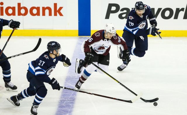 Blake Wheeler (desno) tako uspešen ni bil še nikdar. FOTO: Terrence Lee/Reuters