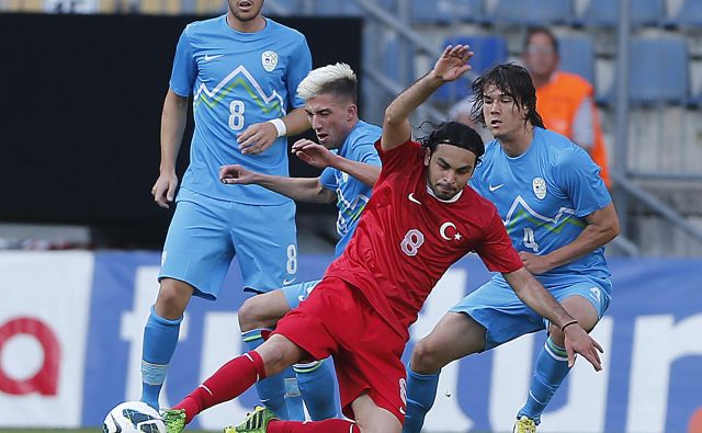 Takole so 31. maja 2013 zmleli Turčijo v Nemčiji tedaj še neizkušeni reprezentanti (z leve) Jasmin Kurtić, Kevin Kampl in Rene Krhin.